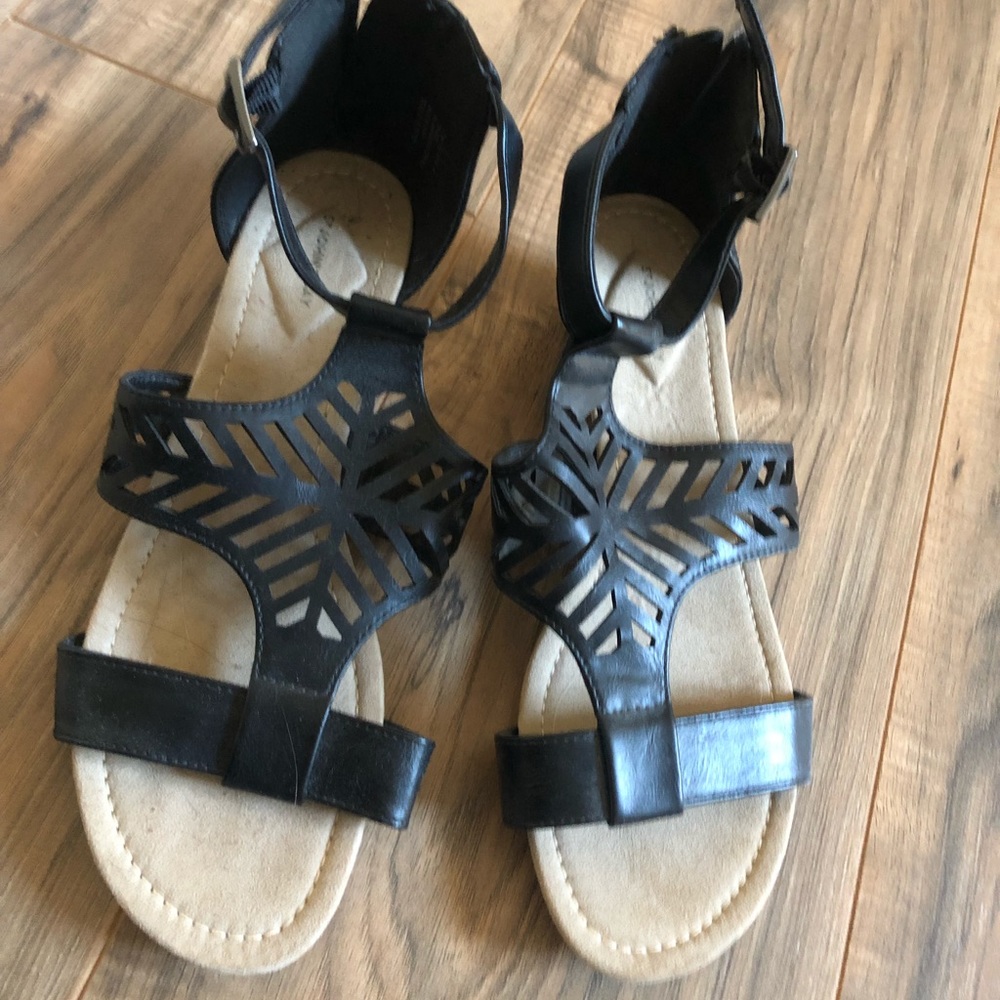 nikita 7 1/2 leather sandals